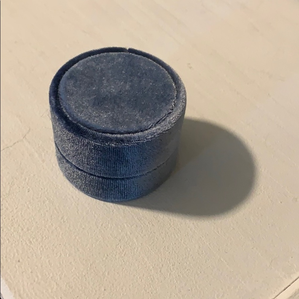 Round Dusty blue ring box